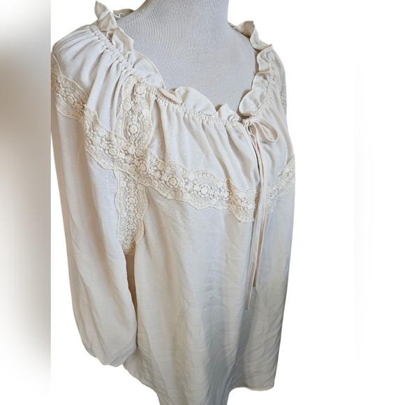 DAVI & DANI Tops - NWT Davi & Dani Elegant Cream Lace Trim Blouse Size 2XL.